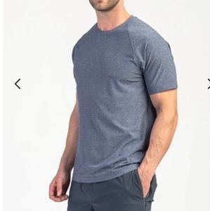 Lululemon 🍋 mens size L grey tshirt